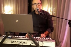 piano-bar-pianobar-musica-dal-vivo-musica-live-karaoke-italiano-canzoni-evento-matrimoni-cantante-musicista-18